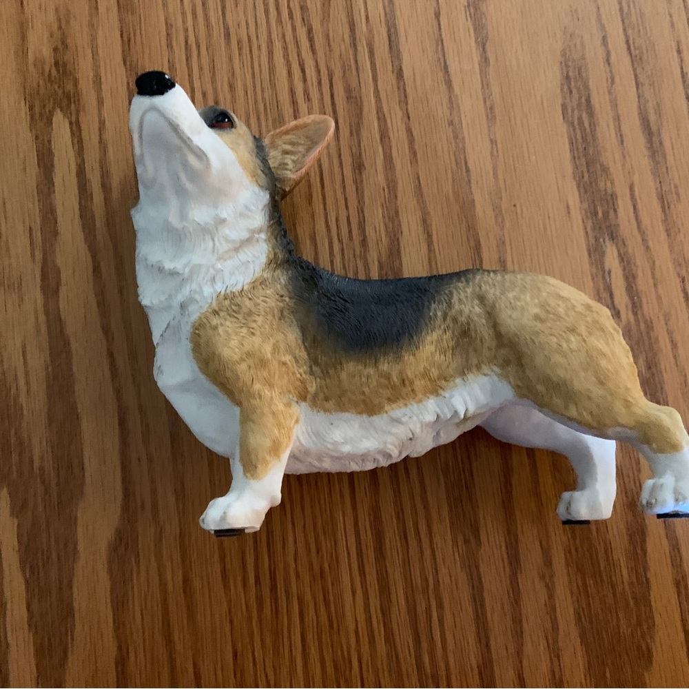 Pembroke Welsh Corgi Figurine - Picture 3 of 6